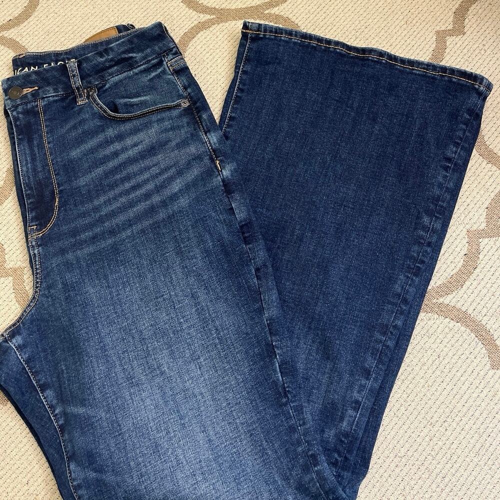 American Eagle Curvy Super High Rise Flare Jeans Size 12 Short, button pockets